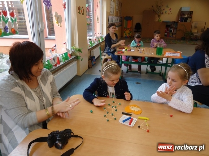 Zdjęcie w galerii na portalu naszraciborz.pl: MAŁY PITAGORAS, czyli Mini Olimpiada Matematyczna dla Przedszkolak&oacute;w w SP 15 wiadomości z regionu