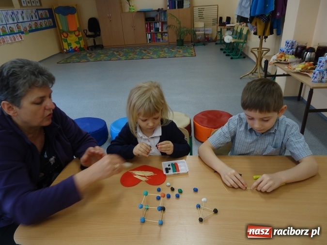Zdjęcie w galerii na portalu naszraciborz.pl: MAŁY PITAGORAS, czyli Mini Olimpiada Matematyczna dla Przedszkolak&oacute;w w SP 15 wiadomości z regionu