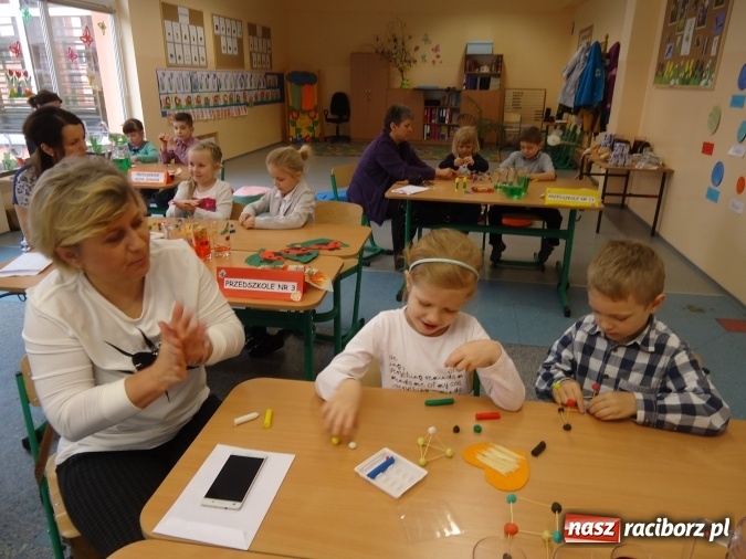 Zdjęcie w galerii na portalu naszraciborz.pl: MAŁY PITAGORAS, czyli Mini Olimpiada Matematyczna dla Przedszkolak&oacute;w w SP 15 wiadomości z regionu