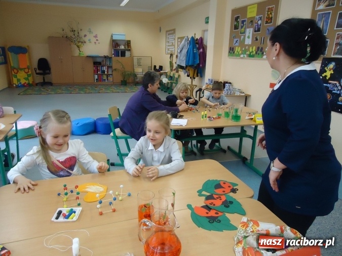 Zdjęcie w galerii na portalu naszraciborz.pl: MAŁY PITAGORAS, czyli Mini Olimpiada Matematyczna dla Przedszkolak&oacute;w w SP 15 wiadomości z regionu