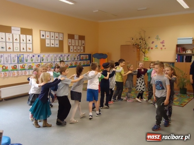 Zdjęcie w galerii na portalu naszraciborz.pl: MAŁY PITAGORAS, czyli Mini Olimpiada Matematyczna dla Przedszkolak&oacute;w w SP 15 wiadomości z regionu