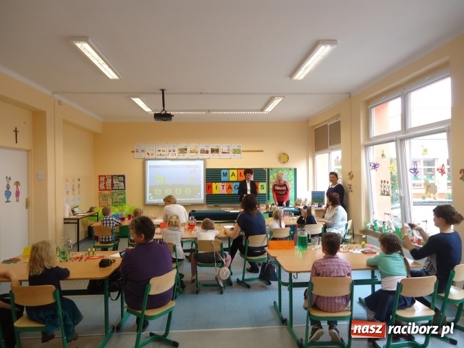 Zdjęcie w galerii na portalu naszraciborz.pl: MAŁY PITAGORAS, czyli Mini Olimpiada Matematyczna dla Przedszkolak&oacute;w w SP 15 wiadomości z regionu