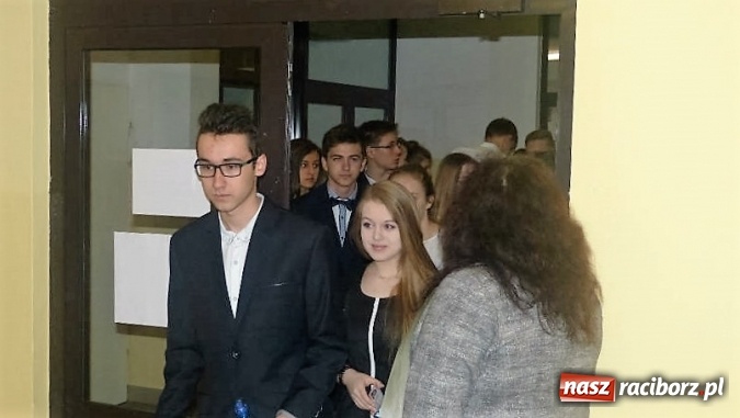 Zdjęcie w galerii na portalu naszraciborz.pl: Pierwszy dzień egzaminu gimnazjalnego w Gimnazjum nr 3 wiadomości z regionu