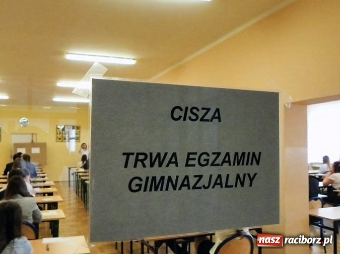 Zdjęcie w galerii na portalu naszraciborz.pl: Pierwszy dzień egzaminu gimnazjalnego w Gimnazjum nr 3 wiadomości z regionu