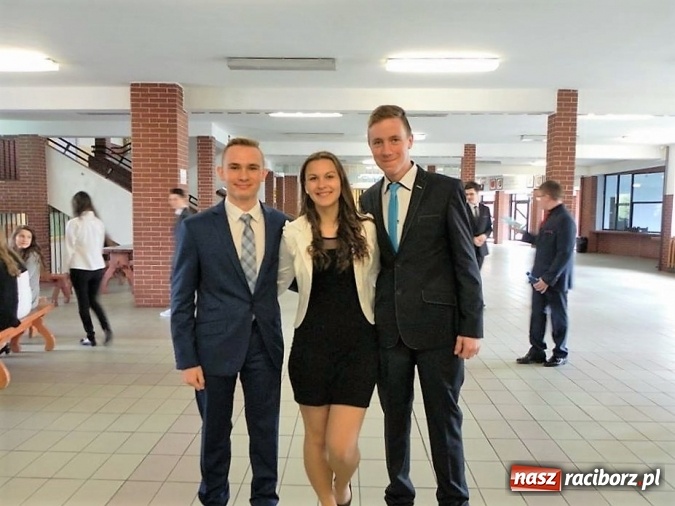 Zdjęcie w galerii na portalu naszraciborz.pl: Pierwszy dzień egzaminu gimnazjalnego w Gimnazjum nr 3 wiadomości z regionu