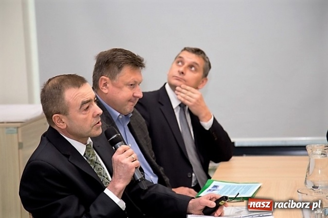 Zdjęcie w galerii na portalu naszraciborz.pl: Duży problem niskiej emisji - powstanie zesp&oacute;ł, kt&oacute;ry przygotuje założenia do uchwały antysmogowej wiadomości z regionu