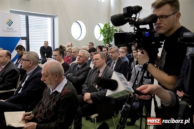 Zdjęcie w galerii na portalu naszraciborz.pl: Duży problem niskiej emisji - powstanie zesp&oacute;ł, kt&oacute;ry przygotuje założenia do uchwały antysmogowej wiadomości z regionu