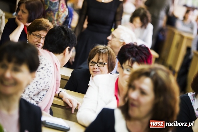 Zdjęcie w galerii na portalu naszraciborz.pl: Raciborski oddział Polskiego Towarzystwa Pedagogicznego ma już 35 lat. Jubileusz uczczono seminarium i pamiątkową tablicą wiadomości z regionu