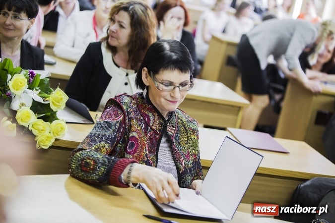 Zdjęcie w galerii na portalu naszraciborz.pl: Raciborski oddział Polskiego Towarzystwa Pedagogicznego ma już 35 lat. Jubileusz uczczono seminarium i pamiątkową tablicą wiadomości z regionu