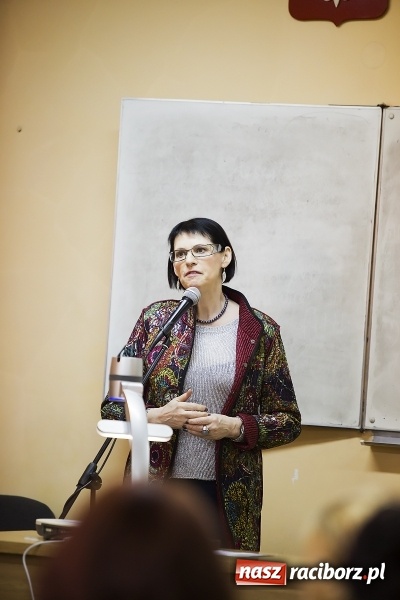 Zdjęcie w galerii na portalu naszraciborz.pl: Raciborski oddział Polskiego Towarzystwa Pedagogicznego ma już 35 lat. Jubileusz uczczono seminarium i pamiątkową tablicą wiadomości z regionu