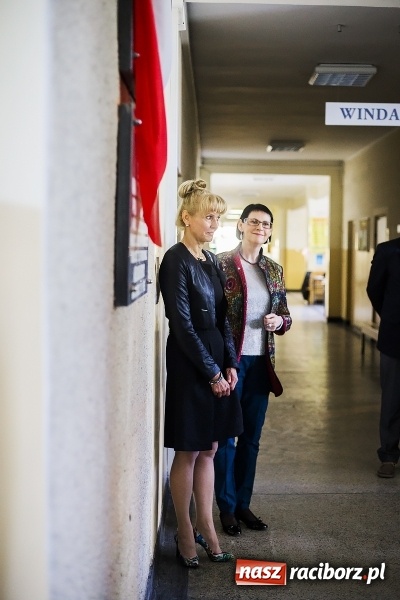 Zdjęcie w galerii na portalu naszraciborz.pl: Raciborski oddział Polskiego Towarzystwa Pedagogicznego ma już 35 lat. Jubileusz uczczono seminarium i pamiątkową tablicą wiadomości z regionu