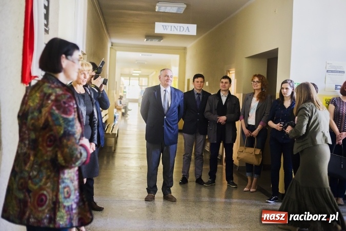 Zdjęcie w galerii na portalu naszraciborz.pl: Raciborski oddział Polskiego Towarzystwa Pedagogicznego ma już 35 lat. Jubileusz uczczono seminarium i pamiątkową tablicą wiadomości z regionu