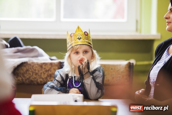 Zdjęcie w galerii na portalu naszraciborz.pl: Bajki, baśnie i legendy krajów Unii Europejskiej w Przedszkolu nr 10 wiadomości z regionu