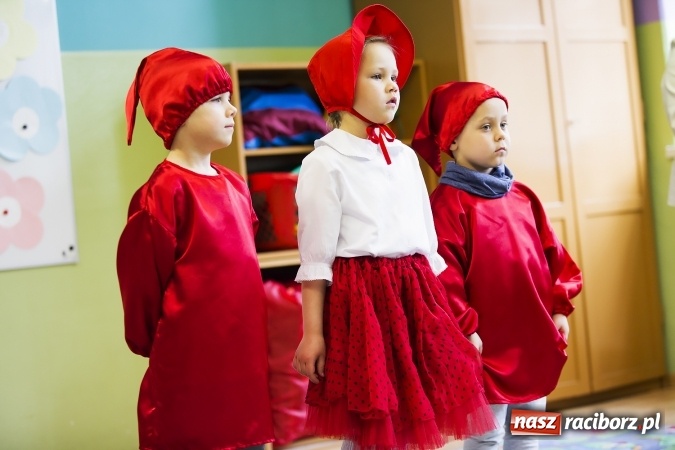Zdjęcie w galerii na portalu naszraciborz.pl: Bajki, baśnie i legendy krajów Unii Europejskiej w Przedszkolu nr 10 wiadomości z regionu