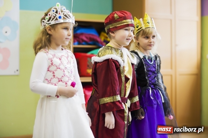 Zdjęcie w galerii na portalu naszraciborz.pl: Bajki, baśnie i legendy krajów Unii Europejskiej w Przedszkolu nr 10 wiadomości z regionu