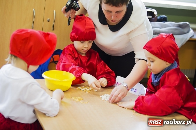 Zdjęcie w galerii na portalu naszraciborz.pl: Bajki, baśnie i legendy krajów Unii Europejskiej w Przedszkolu nr 10 wiadomości z regionu
