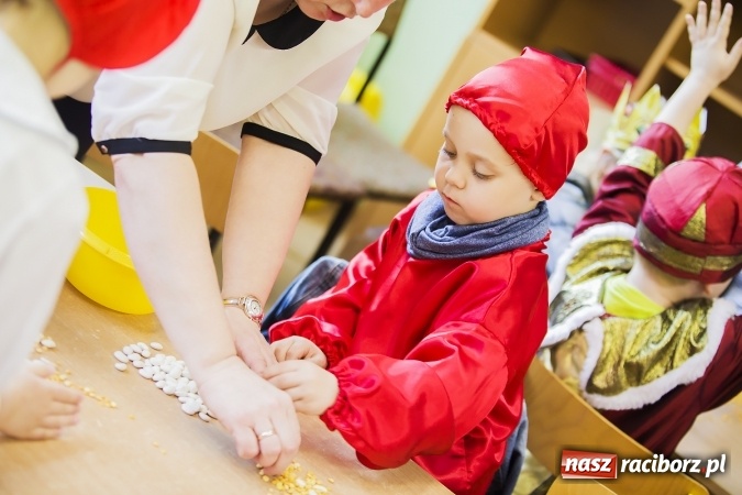 Zdjęcie w galerii na portalu naszraciborz.pl: Bajki, baśnie i legendy krajów Unii Europejskiej w Przedszkolu nr 10 wiadomości z regionu