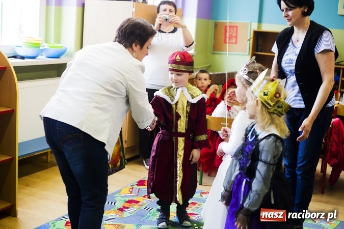 Zdjęcie w galerii na portalu naszraciborz.pl: Bajki, baśnie i legendy krajów Unii Europejskiej w Przedszkolu nr 10 wiadomości z regionu