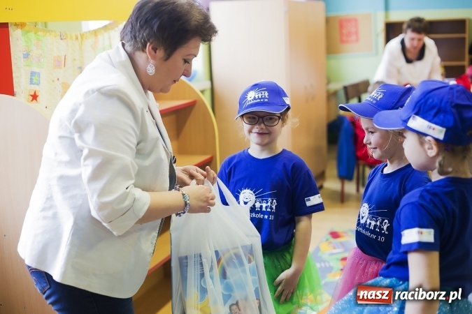Zdjęcie w galerii na portalu naszraciborz.pl: Bajki, baśnie i legendy krajów Unii Europejskiej w Przedszkolu nr 10 wiadomości z regionu