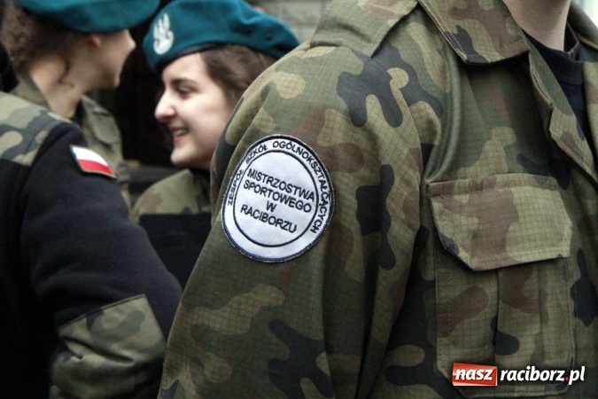 Zdjęcie w galerii na portalu naszraciborz.pl: Sport, nauka na coraz wyższym poziomie i współpraca ze służbami mundurowymi, czyli nowa oferta SMS-u wiadomości z regionu