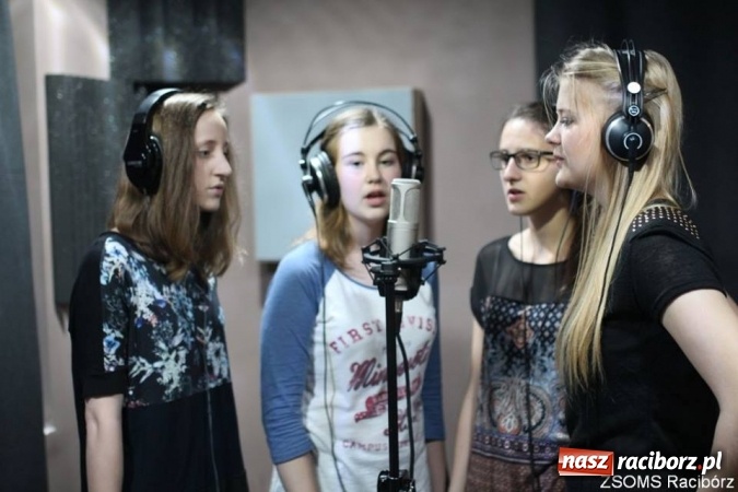 Zdjęcie w galerii na portalu naszraciborz.pl: Sport, nauka na coraz wyższym poziomie i współpraca ze służbami mundurowymi, czyli nowa oferta SMS-u wiadomości z regionu