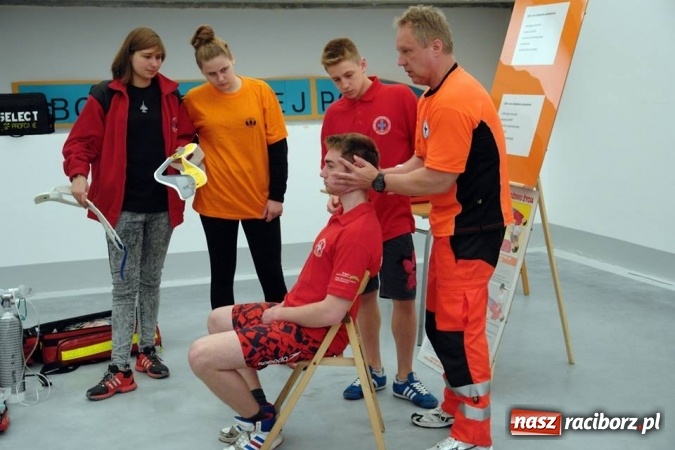 Zdjęcie w galerii na portalu naszraciborz.pl: Sport, nauka na coraz wyższym poziomie i współpraca ze służbami mundurowymi, czyli nowa oferta SMS-u wiadomości z regionu