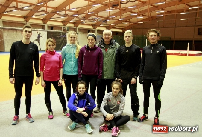 Zdjęcie w galerii na portalu naszraciborz.pl: Sport, nauka na coraz wyższym poziomie i współpraca ze służbami mundurowymi, czyli nowa oferta SMS-u wiadomości z regionu