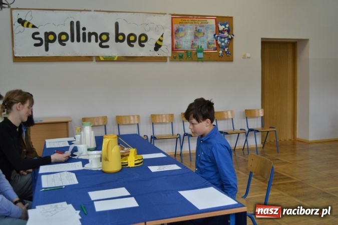 Zdjęcie w galerii na portalu naszraciborz.pl: Mistrzowie literowania spotkali się w SP 4 wiadomości z regionu