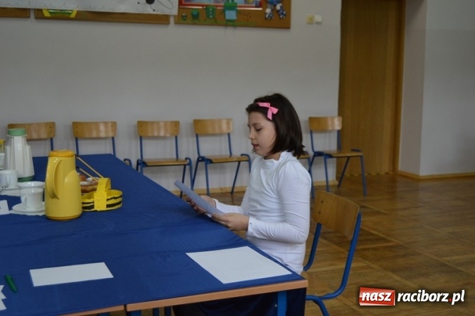 Zdjęcie w galerii na portalu naszraciborz.pl: Mistrzowie literowania spotkali się w SP 4 wiadomości z regionu