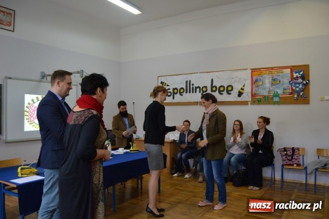 Zdjęcie w galerii na portalu naszraciborz.pl: Mistrzowie literowania spotkali się w SP 4 wiadomości z regionu