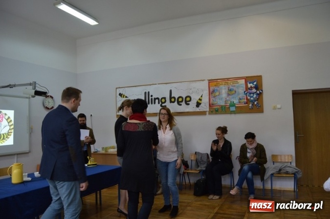 Zdjęcie w galerii na portalu naszraciborz.pl: Mistrzowie literowania spotkali się w SP 4 wiadomości z regionu