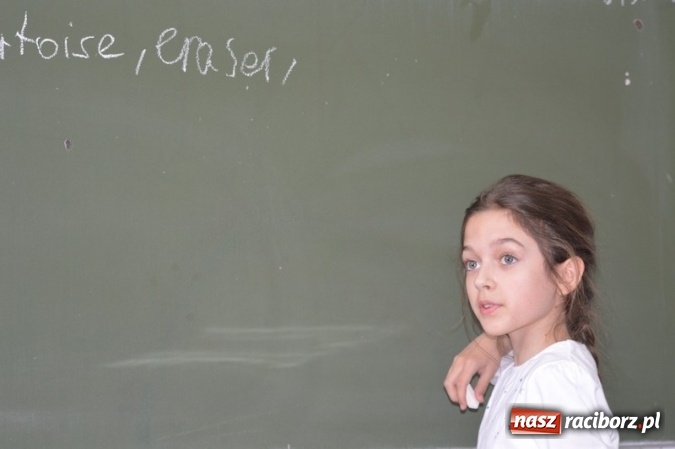 Zdjęcie w galerii na portalu naszraciborz.pl: Mistrzowie literowania spotkali się w SP 4 wiadomości z regionu