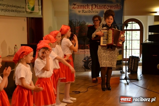 Zdjęcie w galerii na portalu naszraciborz.pl: Mój dom - spotkanie rodzin zastępczych na zamku za nami  wiadomości z regionu