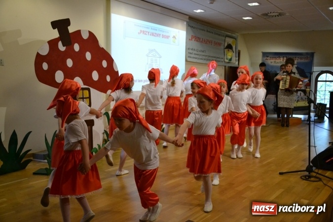 Zdjęcie w galerii na portalu naszraciborz.pl: Mój dom - spotkanie rodzin zastępczych na zamku za nami  wiadomości z regionu