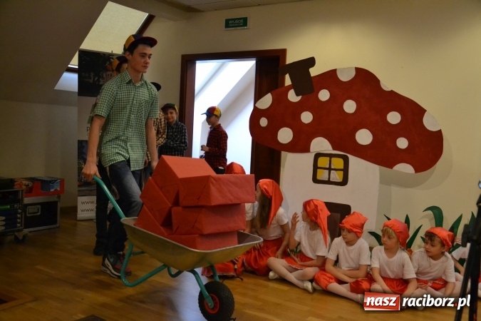 Zdjęcie w galerii na portalu naszraciborz.pl: Mój dom - spotkanie rodzin zastępczych na zamku za nami  wiadomości z regionu