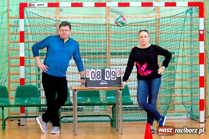 Zdjęcie w galerii na portalu naszraciborz.pl: II Mistrzostwa Raciborza w Dwa Ognie. SP 13 z pucharem wiadomości z regionu