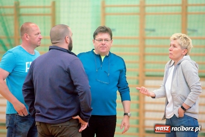 Zdjęcie w galerii na portalu naszraciborz.pl: II Mistrzostwa Raciborza w Dwa Ognie. SP 13 z pucharem wiadomości z regionu