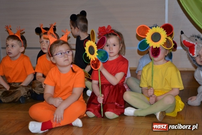 Zdjęcie w galerii na portalu naszraciborz.pl: Przegląd przedszkolnych teatrzyków w Tworkowie wiadomości z regionu