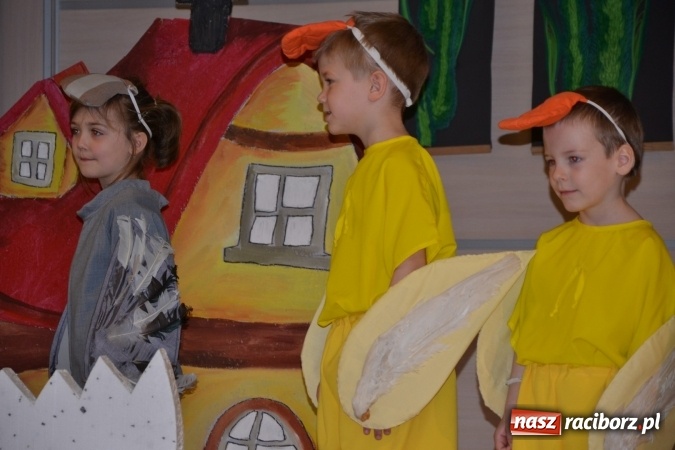 Zdjęcie w galerii na portalu naszraciborz.pl: Przegląd przedszkolnych teatrzyków w Tworkowie wiadomości z regionu
