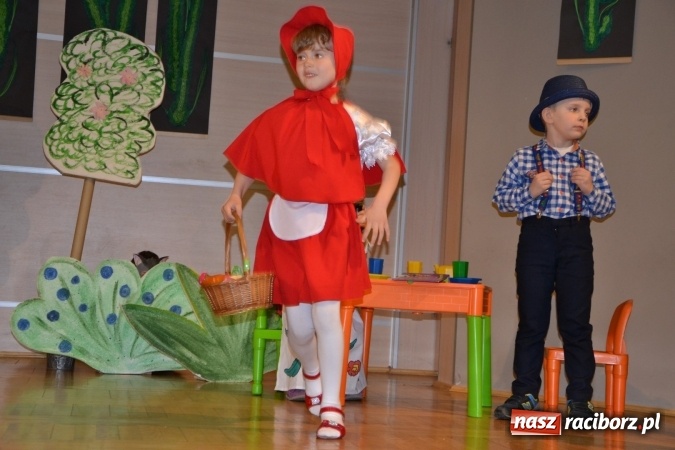 Zdjęcie w galerii na portalu naszraciborz.pl: Przegląd przedszkolnych teatrzyków w Tworkowie wiadomości z regionu