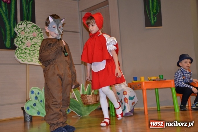 Zdjęcie w galerii na portalu naszraciborz.pl: Przegląd przedszkolnych teatrzyków w Tworkowie wiadomości z regionu