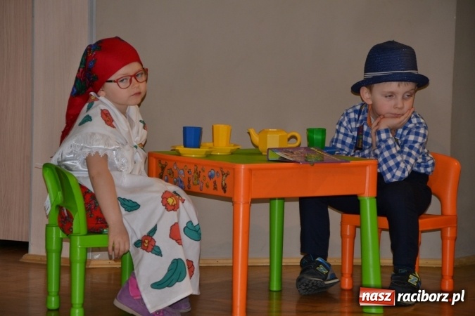 Zdjęcie w galerii na portalu naszraciborz.pl: Przegląd przedszkolnych teatrzyków w Tworkowie wiadomości z regionu