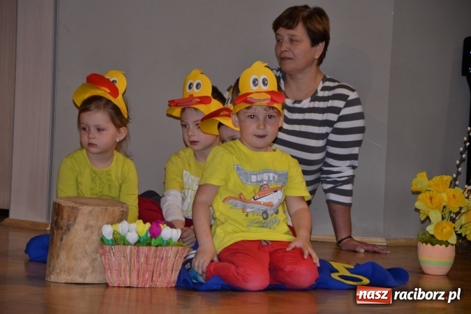Zdjęcie w galerii na portalu naszraciborz.pl: Przegląd przedszkolnych teatrzyków w Tworkowie wiadomości z regionu