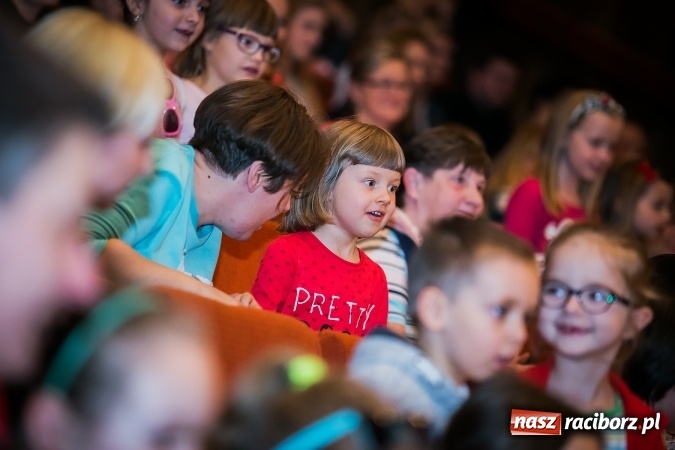 Zdjęcie w galerii na portalu naszraciborz.pl: Oblężenie szkoły muzycznej, która otworzyła swoje drzwi  wiadomości z regionu