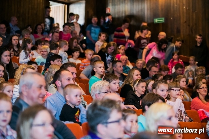 Zdjęcie w galerii na portalu naszraciborz.pl: Oblężenie szkoły muzycznej, która otworzyła swoje drzwi  wiadomości z regionu