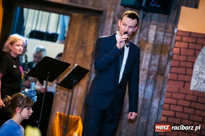 Zdjęcie w galerii na portalu naszraciborz.pl: Oblężenie szkoły muzycznej, która otworzyła swoje drzwi  wiadomości z regionu