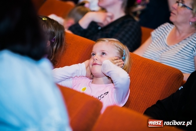 Zdjęcie w galerii na portalu naszraciborz.pl: Oblężenie szkoły muzycznej, która otworzyła swoje drzwi  wiadomości z regionu