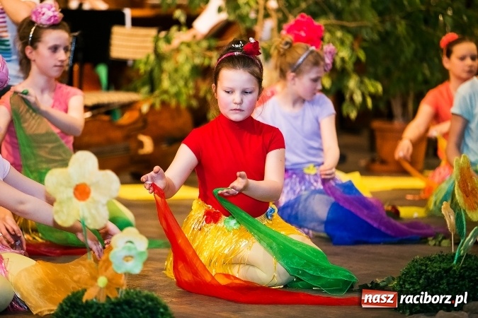 Zdjęcie w galerii na portalu naszraciborz.pl: Oblężenie szkoły muzycznej, która otworzyła swoje drzwi  wiadomości z regionu