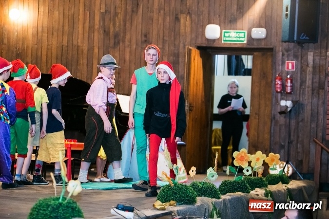 Zdjęcie w galerii na portalu naszraciborz.pl: Oblężenie szkoły muzycznej, która otworzyła swoje drzwi  wiadomości z regionu