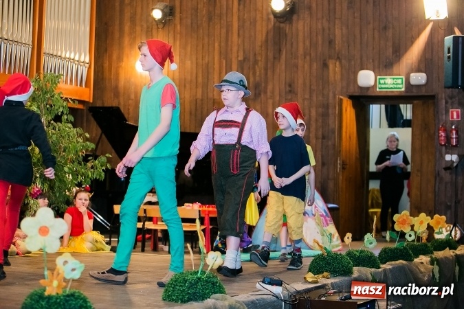 Zdjęcie w galerii na portalu naszraciborz.pl: Oblężenie szkoły muzycznej, która otworzyła swoje drzwi  wiadomości z regionu